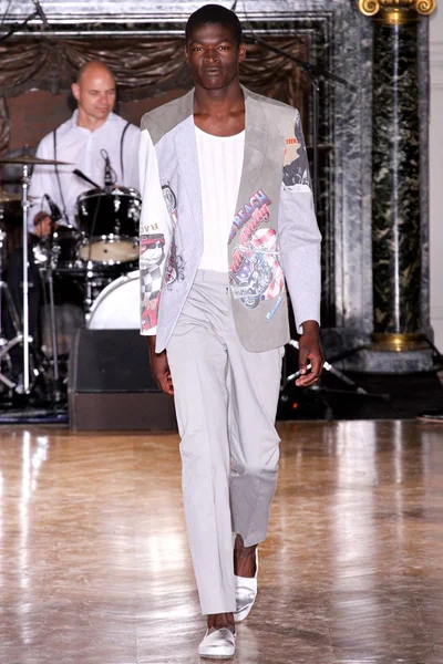 Look 23